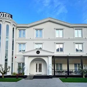 Hotell Reign, Vorë